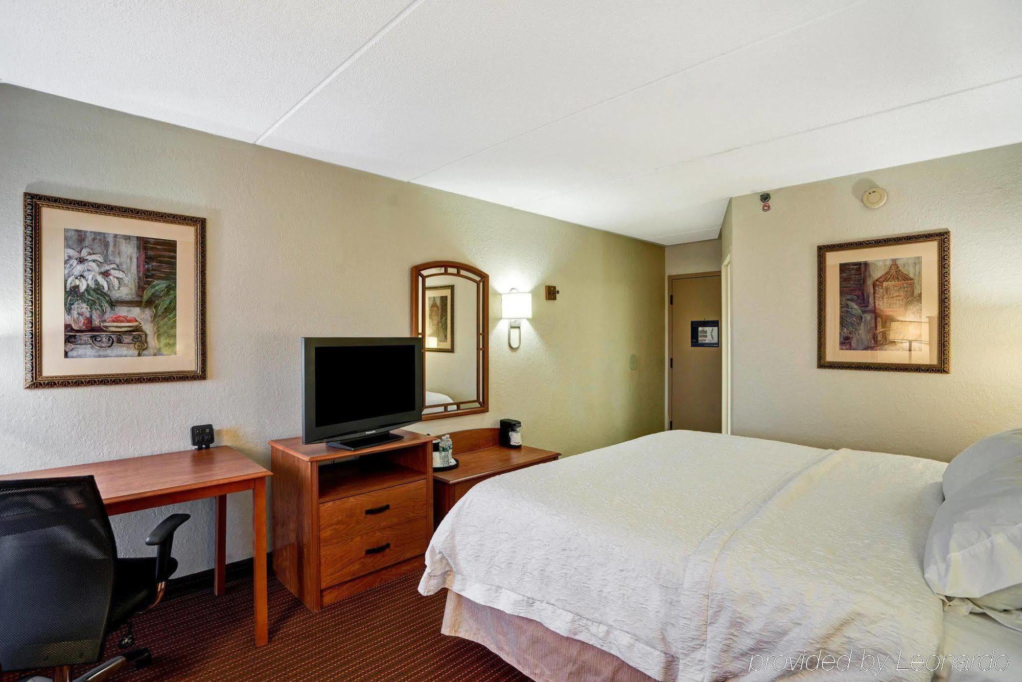 Hampton Inn By Hilton Milford Exterior foto